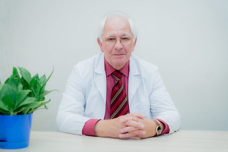 Карипиди Геннадий Константинович — Руководитель центра хирургии "В надежных руках". Доктор медицинских наук, профессор кафед…